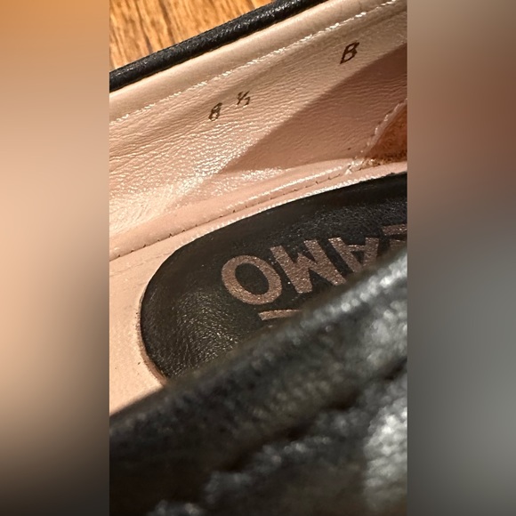 417. Ladies Salvatore Ferragamo Vintage Black Leather and Patent Horse Bit Shoes - Picture 12 of 16